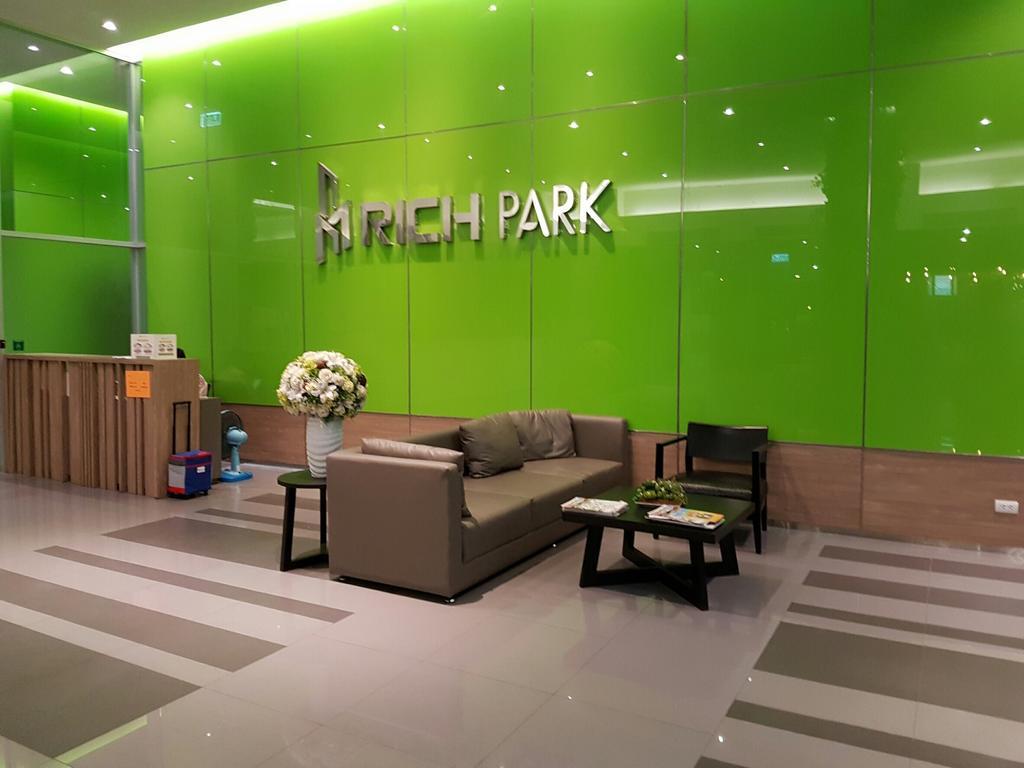Rich Park@Tao Poon Interchange Банкок Екстериор снимка